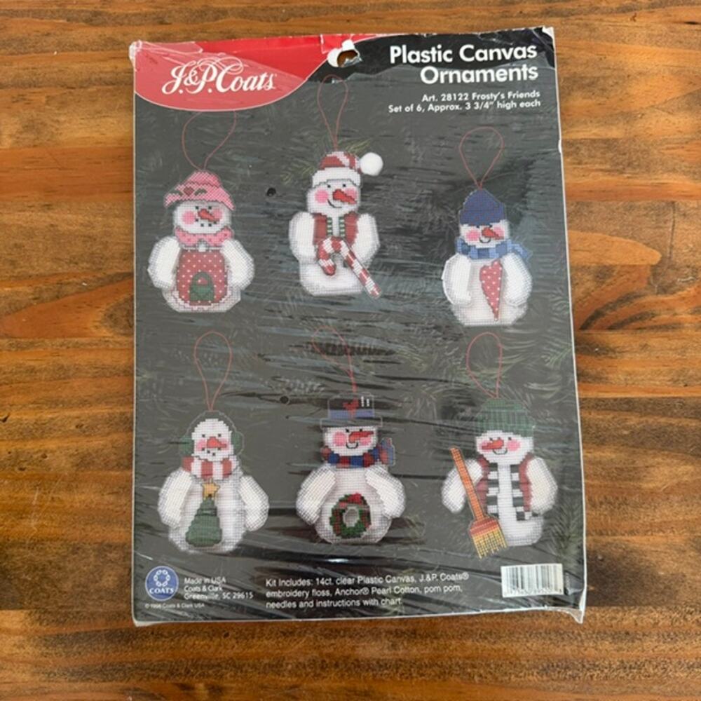 J&P Coats Plastic Canvas Ornaments Kit - Frosty's Friends